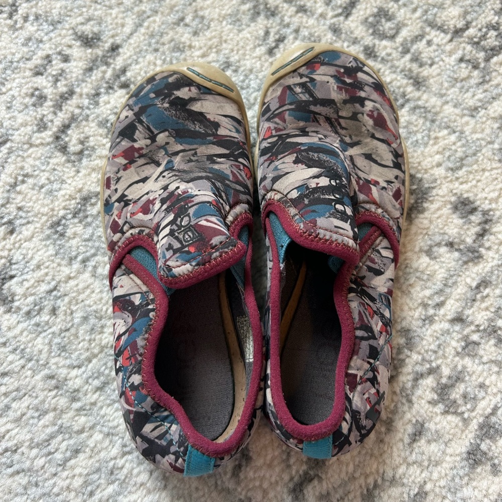 🦋5 for 25🦋 Plae Slip on shoes - Picture 6 of 6